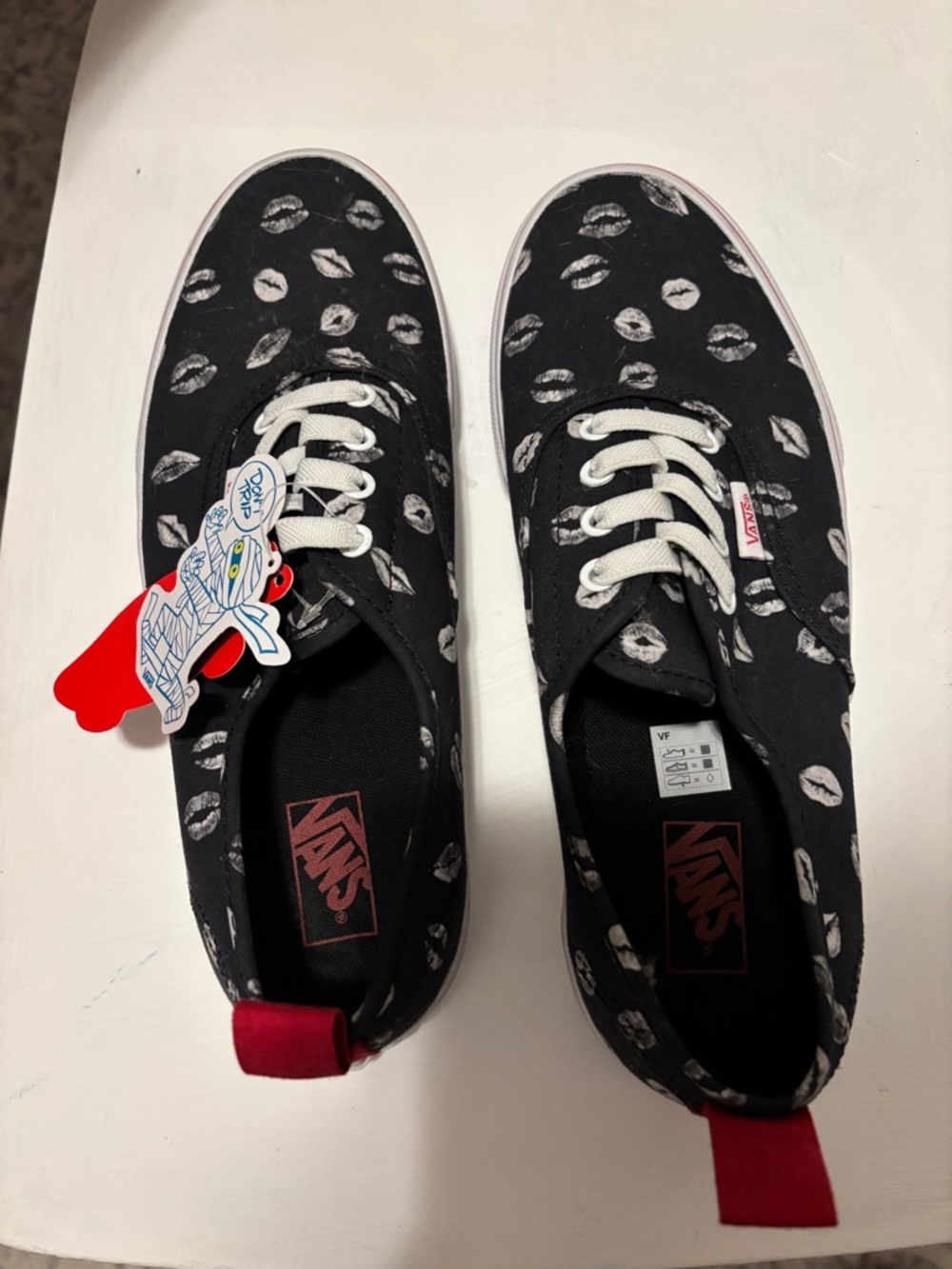 Vans Navy Blue Canvas Sneakers with White Lip Print and Red Heel Tabs - Picture 1 of 4